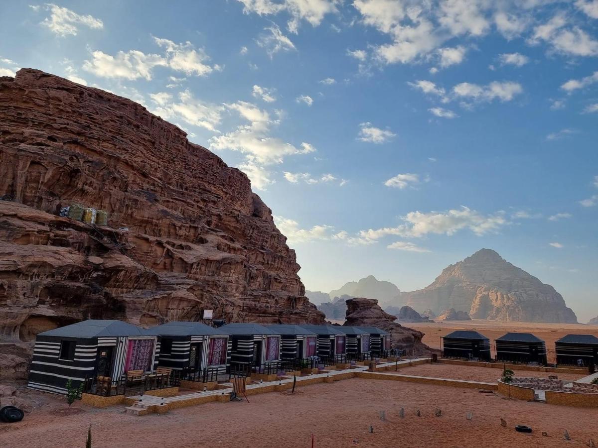 Hotel Faisal Wadi Rum Camp Esterno foto