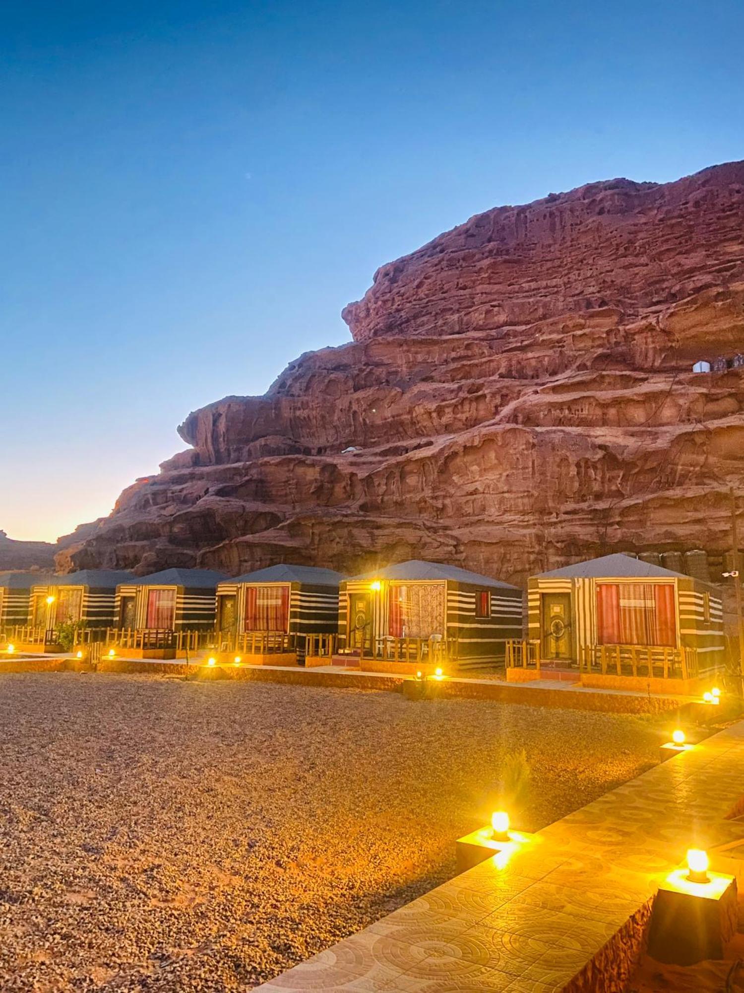 Hotel Faisal Wadi Rum Camp Esterno foto