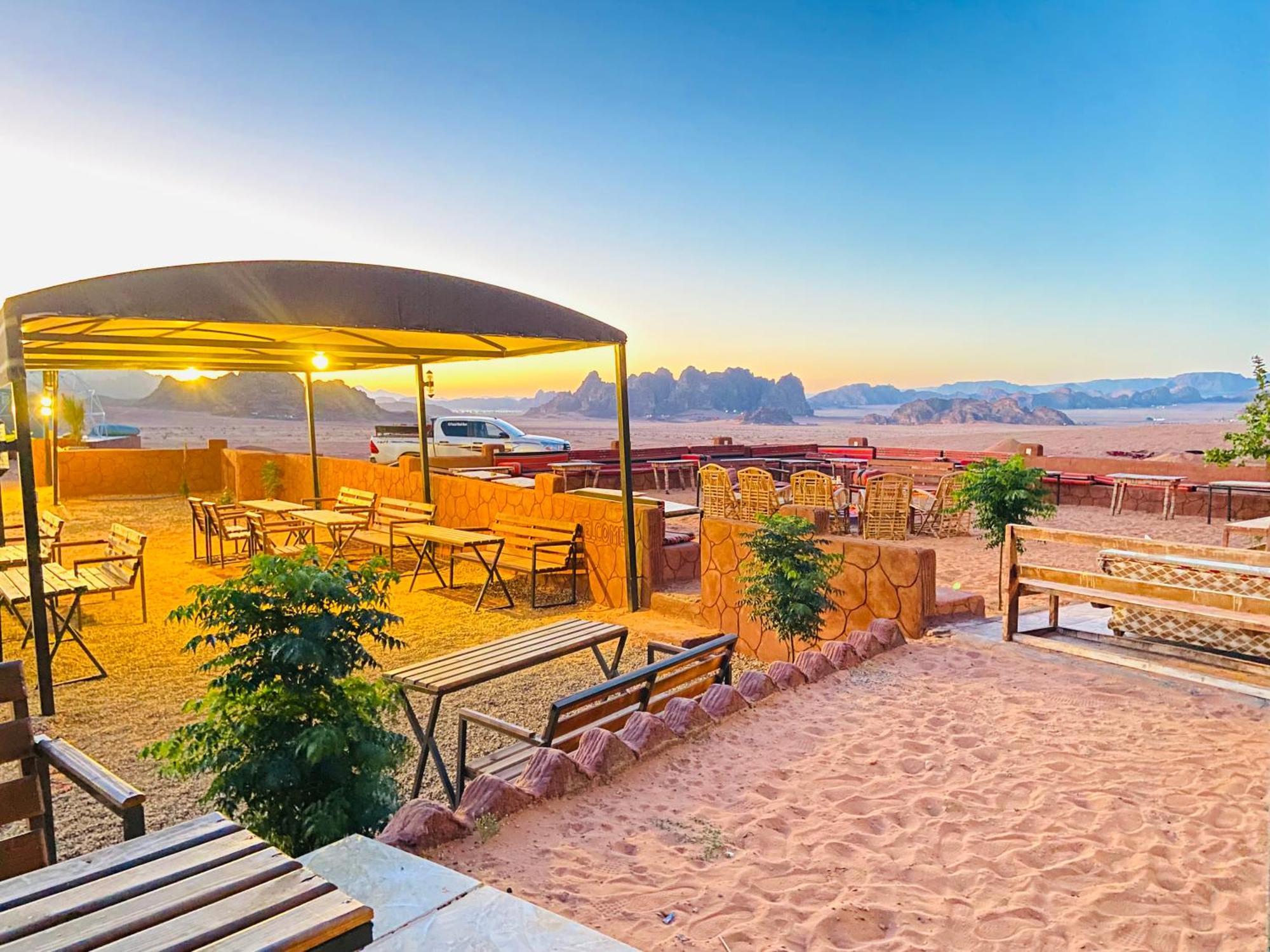 Hotel Faisal Wadi Rum Camp Esterno foto