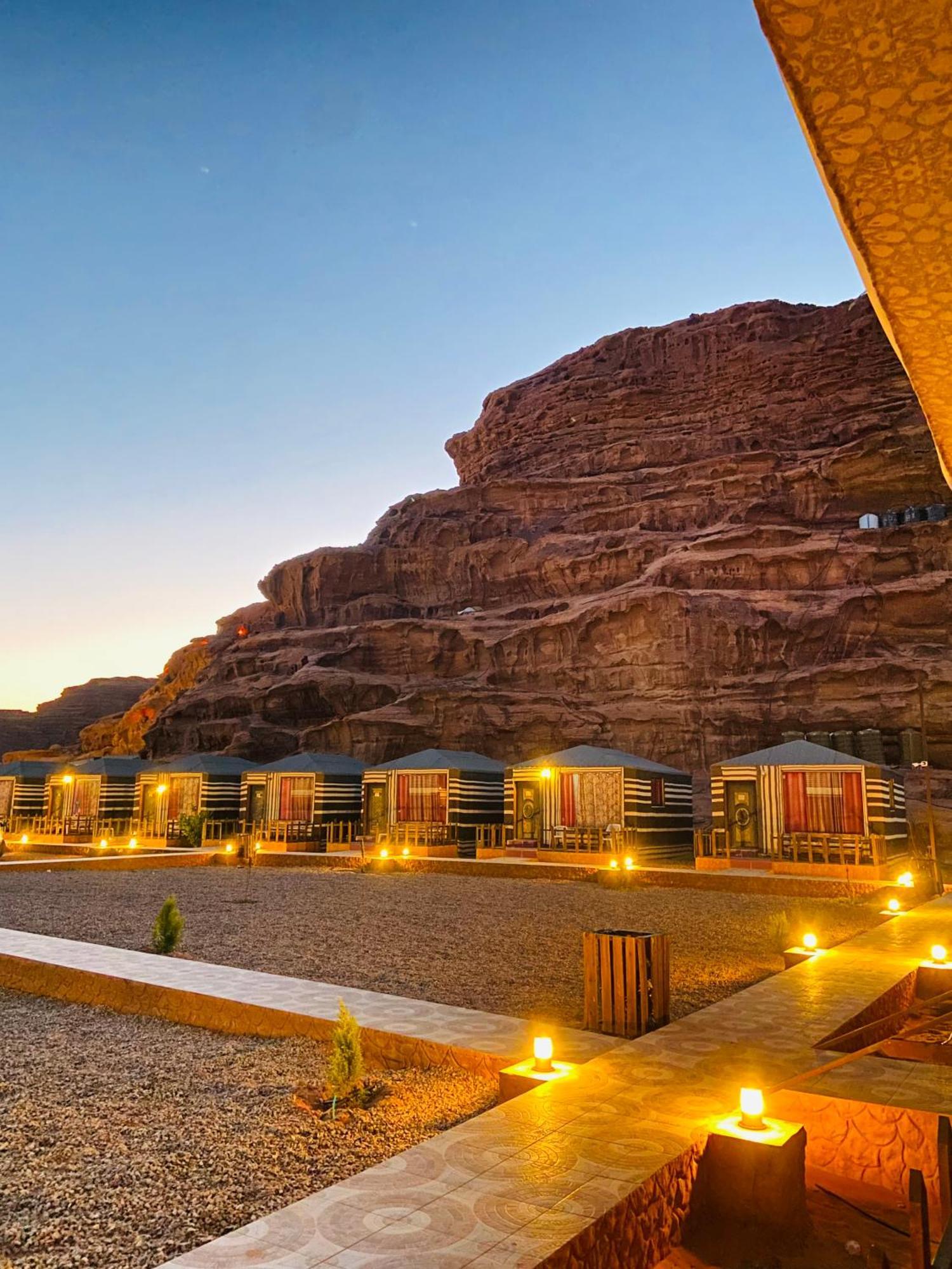 Hotel Faisal Wadi Rum Camp Esterno foto