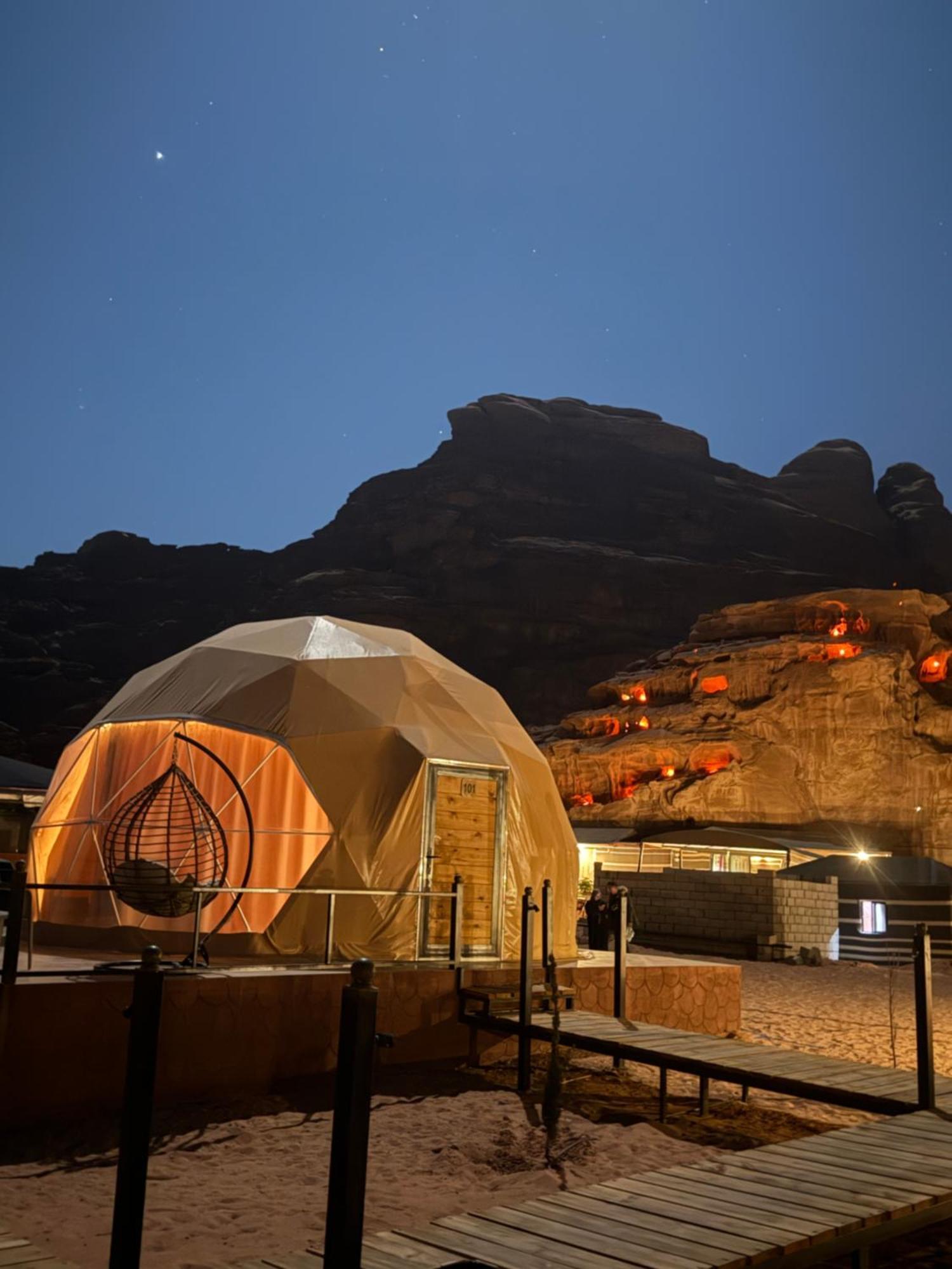 Hotel Faisal Wadi Rum Camp Esterno foto