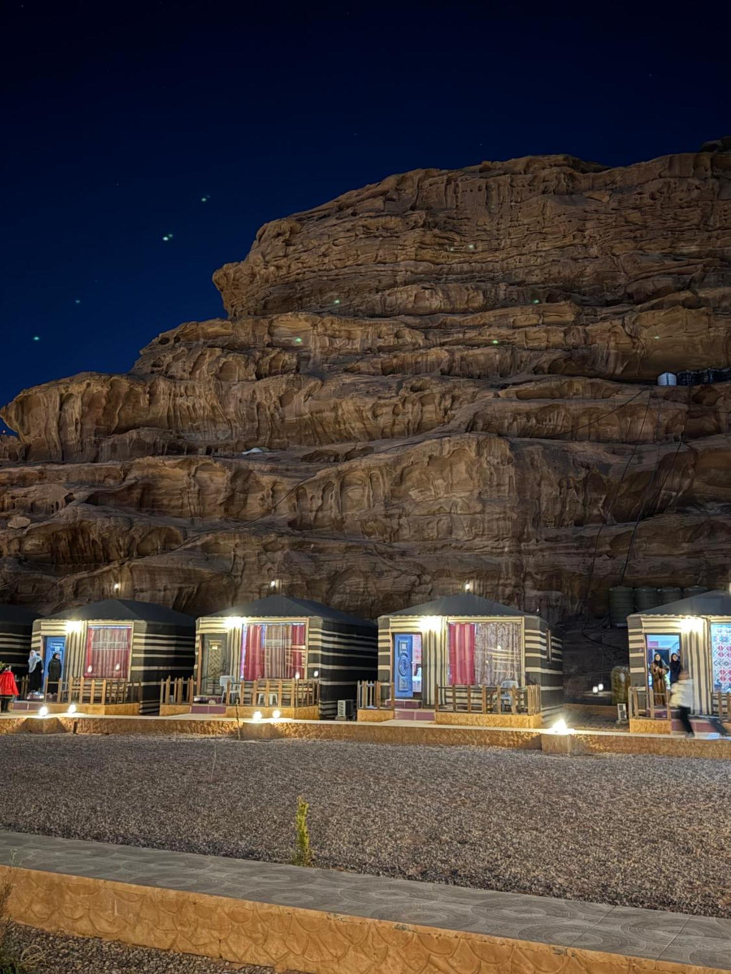 Hotel Faisal Wadi Rum Camp Esterno foto