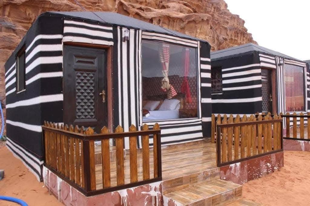 Hotel Faisal Wadi Rum Camp Esterno foto